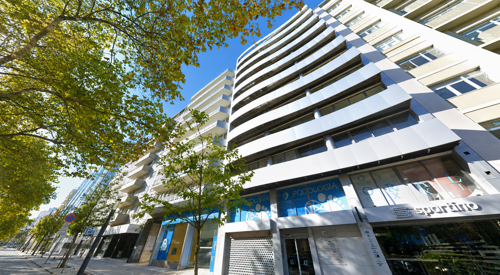 Edifício corporativo contemporâneo em Lisboa